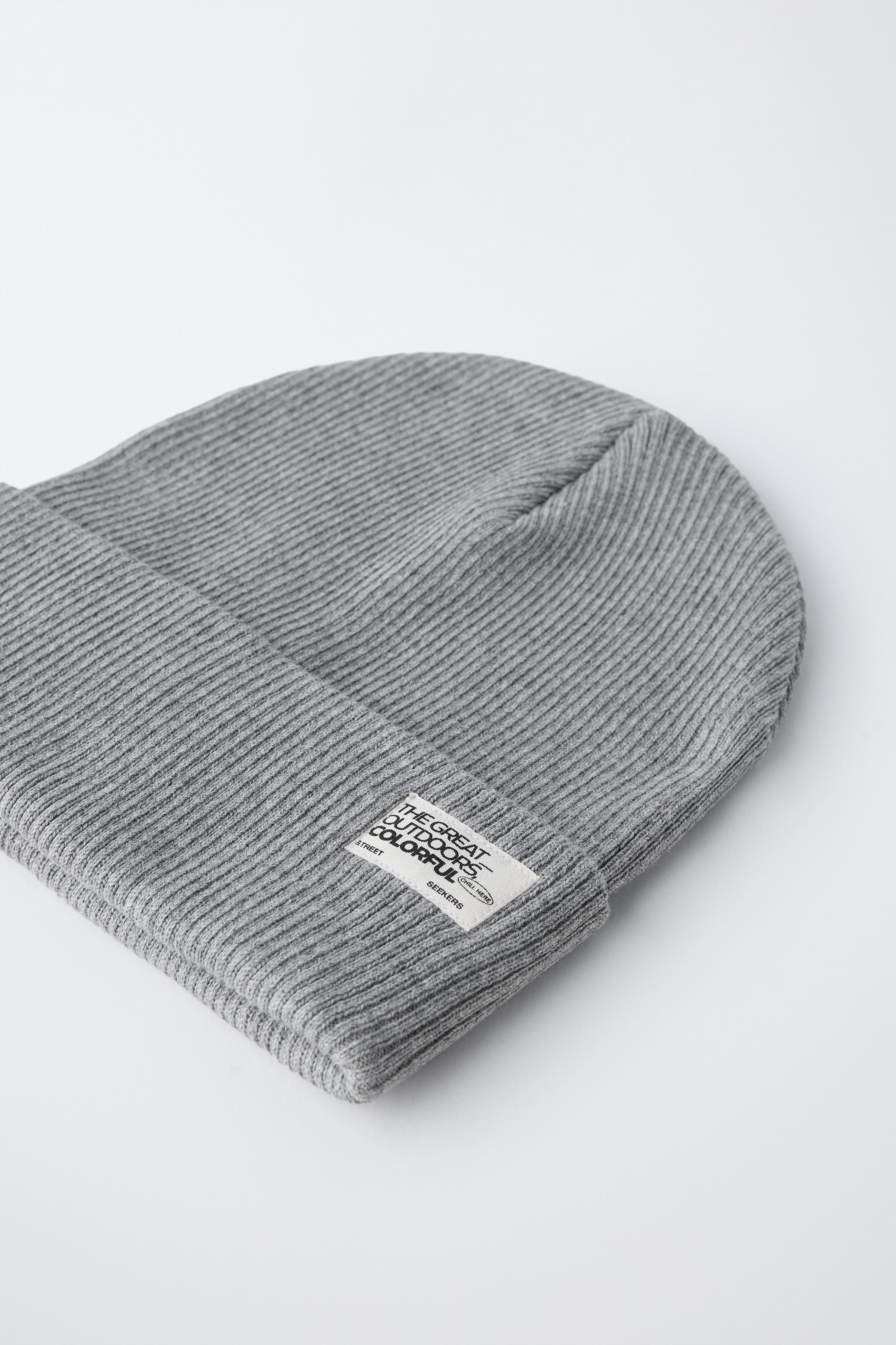 RIBBED KNIT HAT WITH LABEL